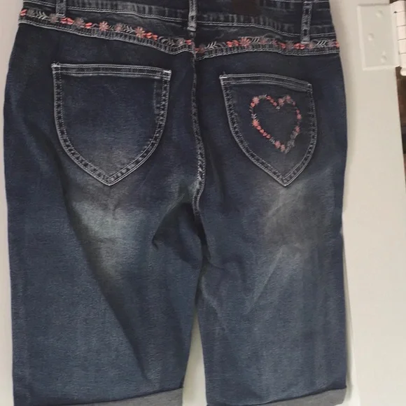 Stretch Denim Embroidered Shorts 12“inseam from Austria, Size EU42, US12 - Picture 2 of 7